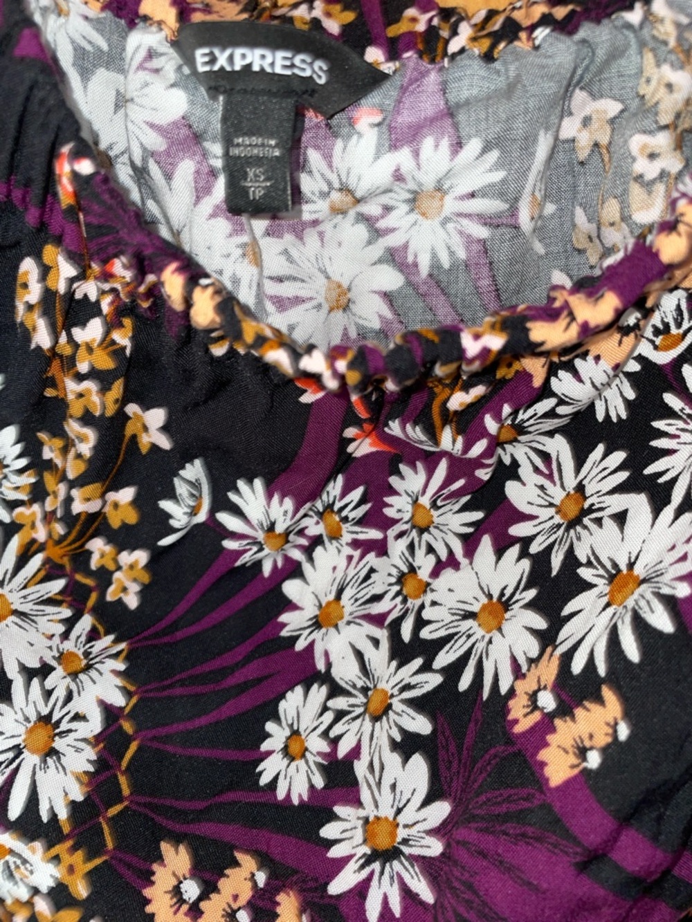 Express Black Floral Romper ๐ค๐๐ - Picture 5 of 11